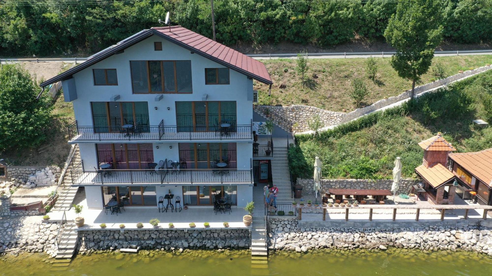 Dunavska Vila Milosavljevic Долни Милановац Екстериор снимка